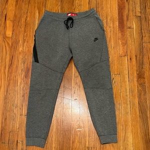 Men’s Nike Tech Fleece Joggers Size Large